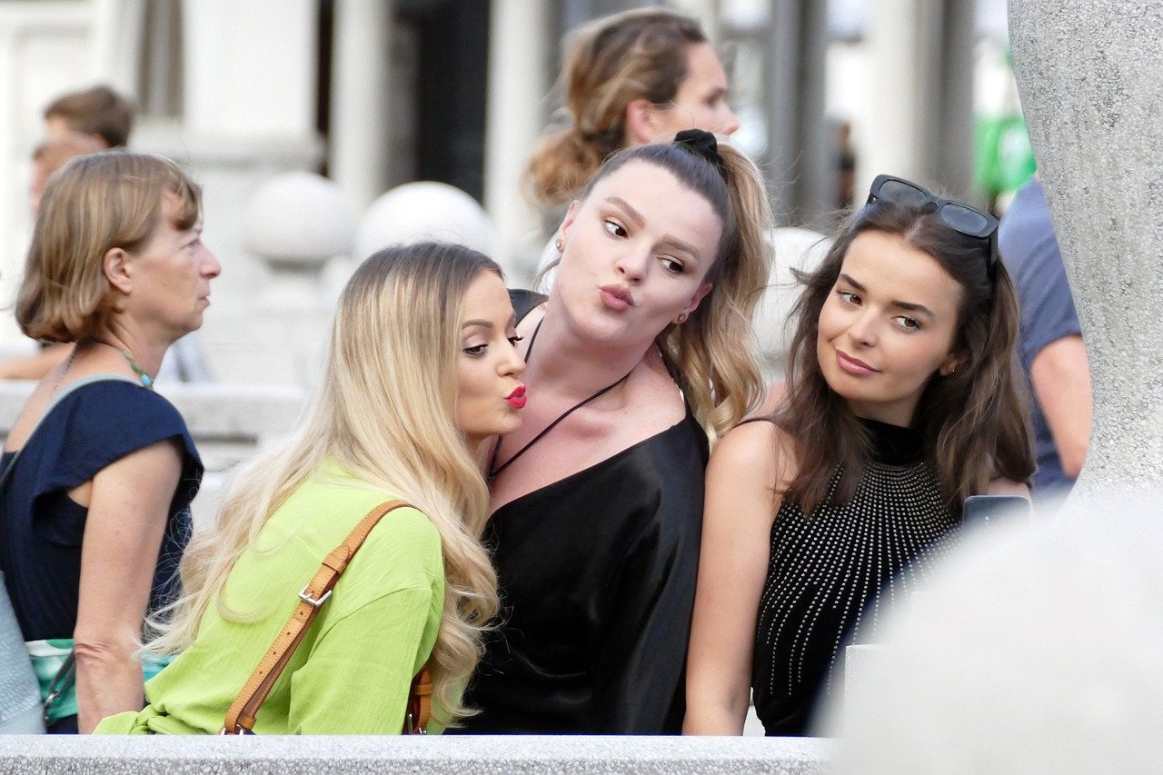 Capturing Selfies: Navigating the Risks